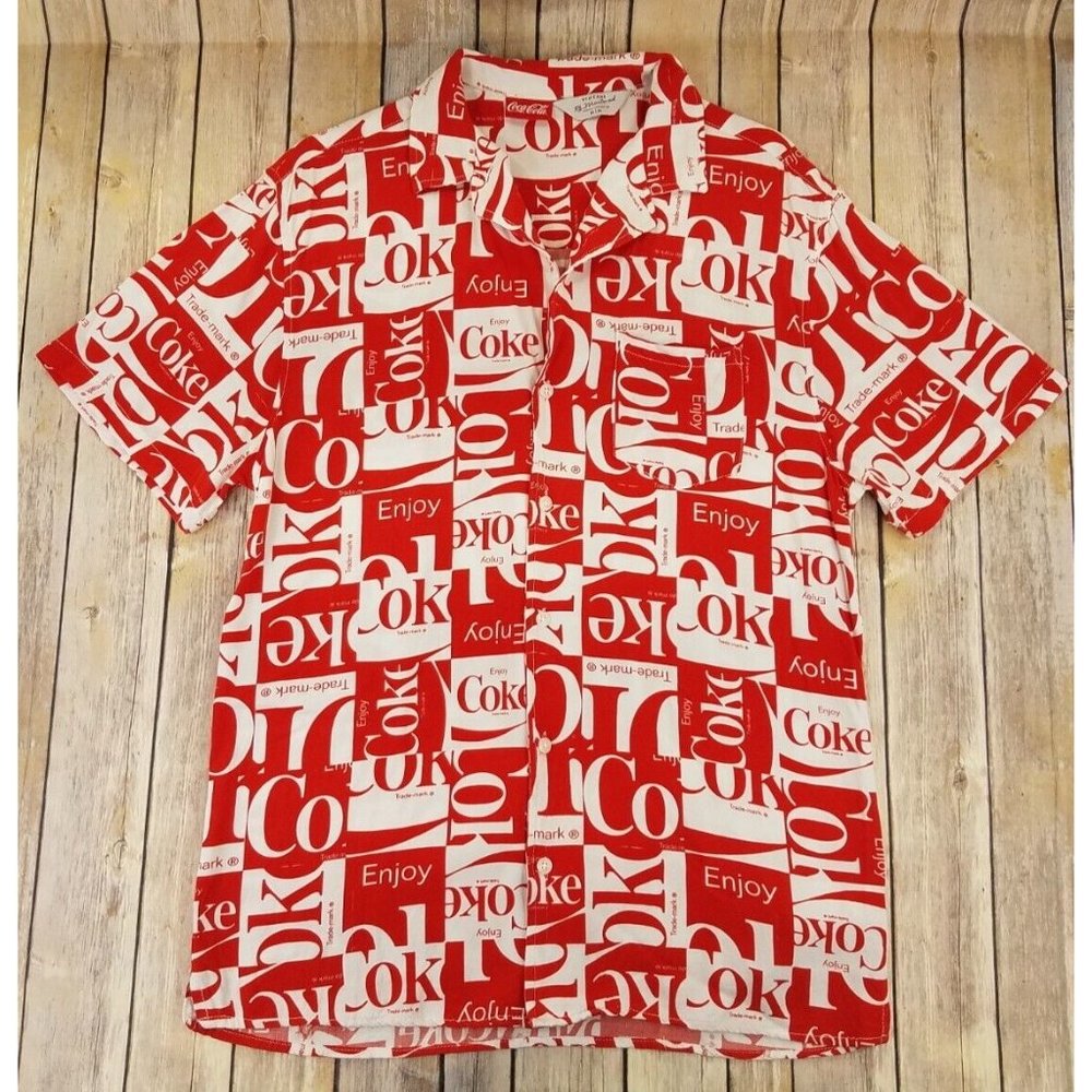 Vintage Re-Mastered Coca-Cola Men’s S/S Button Front Shirt Size M Red B83 - Picture 1 of 10